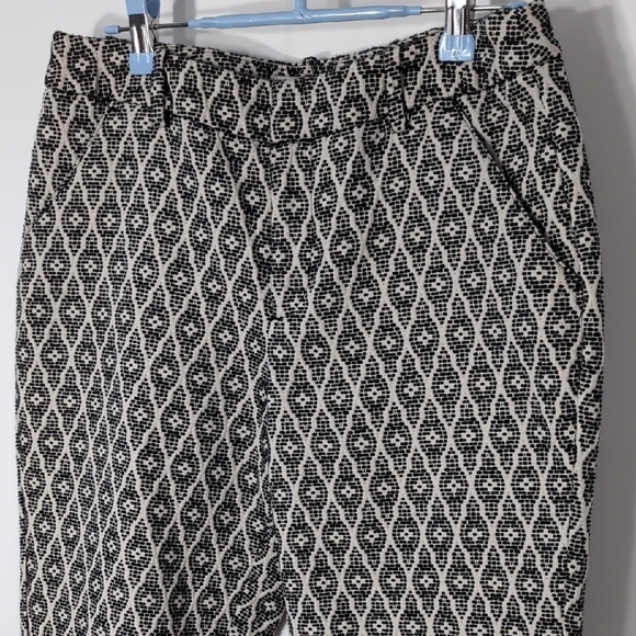 Merona | Black and White Textured Geometric Straight Leg Cropped Pants Size 6 - Picture 2 of 9